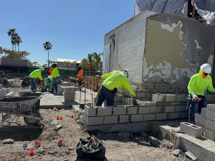 Bank of Everglades Walls Going Up Bank of Everglades Walls Going Up